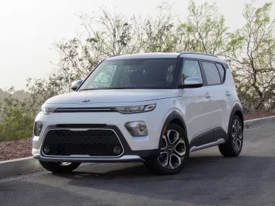 THAY KÍNH XE KIA Soul tận nhà